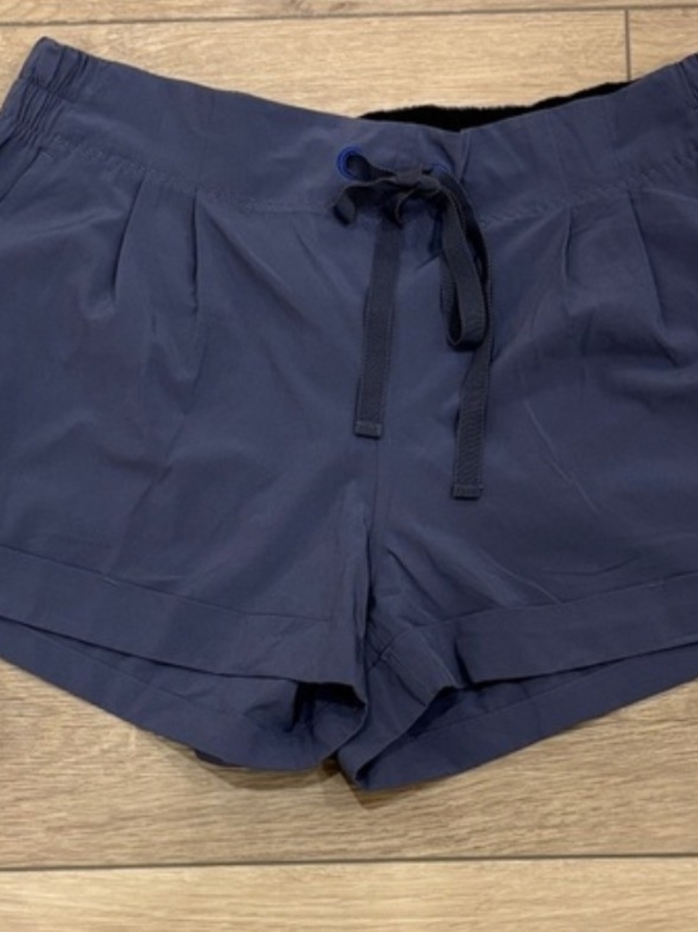 Lululemon Size 4 NWOT Navy Blue Drawstring Athletic Shorts